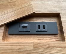 カウンターにはUSB、100V電源